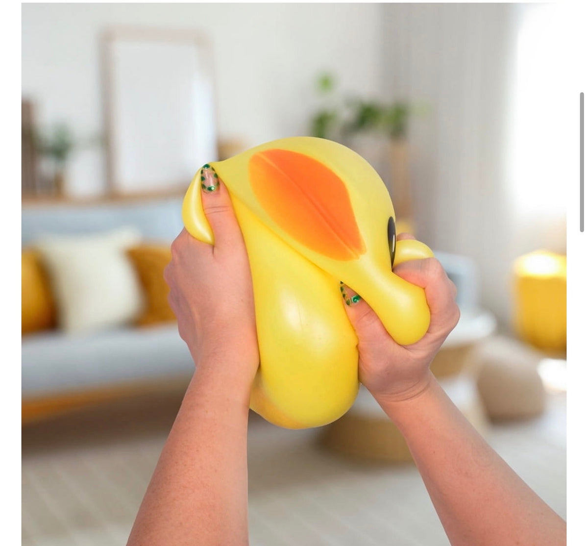 Jumbo Laffy Quacks Stretchy Squishy Duck – Mystery Color